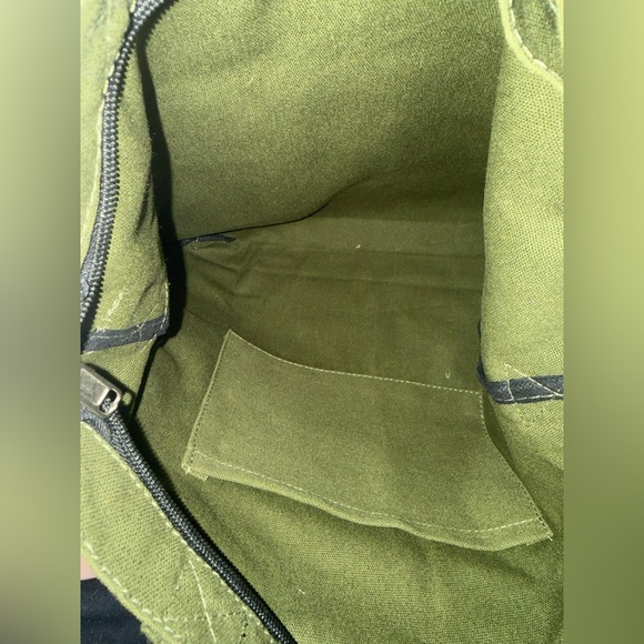 “MOOD” Multifunctional Tote Travel Messenger Bag Made of Canvas- olive green - Picture 3 of 4